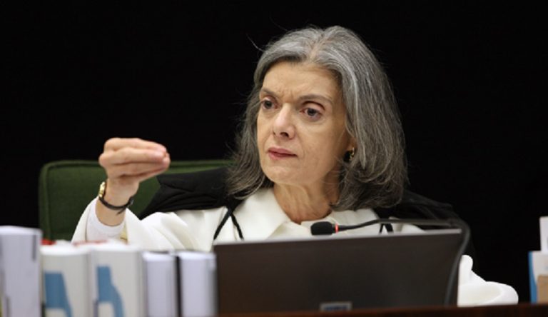 Carmen Lucia no plenário