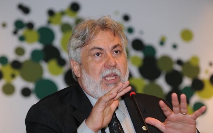 Rômulo Mello - foto por Fábio Pozzebom